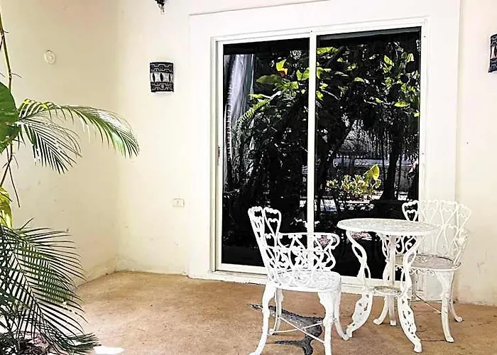 Mayan Art Boutique - 10th Ave Hotel 3*