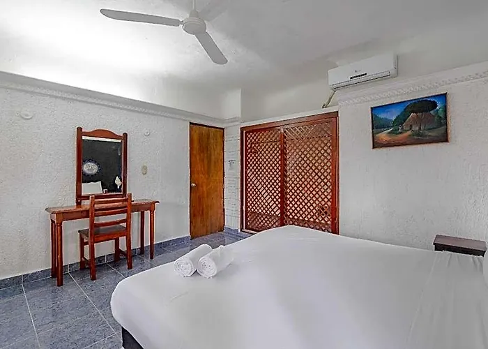Mayan Art Boutique - 10th Ave Hotel